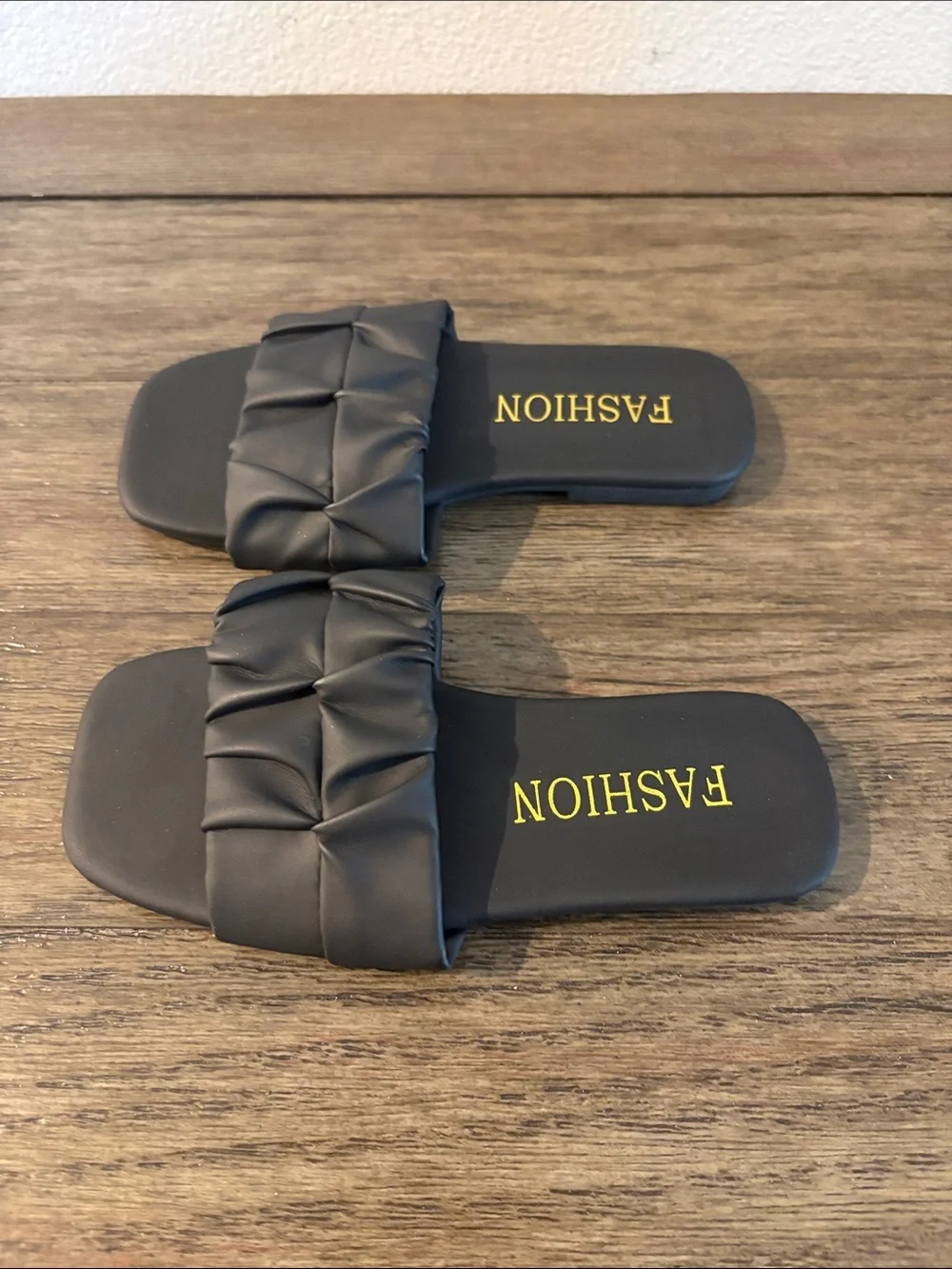 NEW [Shein] Quilted Padded Slide Slip-On Sandals in Black Girls EU 29 / US 11.5
